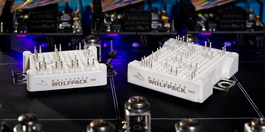Image of the Wolfspeed WolfPACK FM3 and GM3 Power Modules side by side